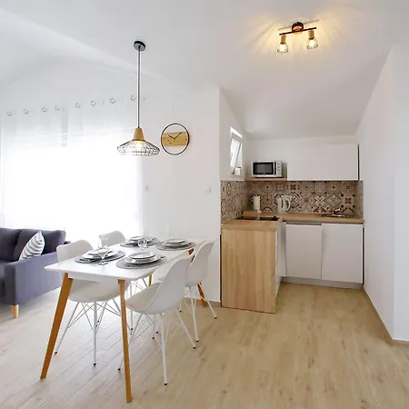 Mia アパート ビビニェ