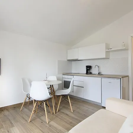 Mia דירה ביבינייה